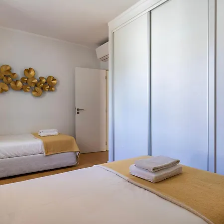 Lovelystay - Breathtaking Panorama - Luxurious Penthouse! Apartament Lizbona