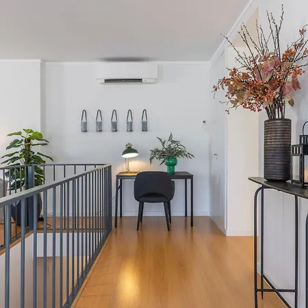 Panorama - Luxurious 4bdr Penthouse By Lovelystay