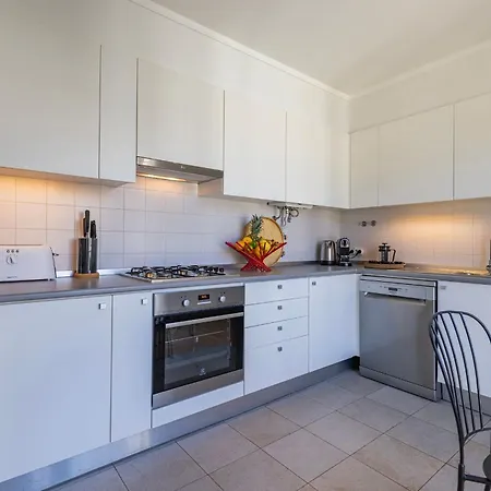 Lovelystay - Breathtaking Panorama - Luxurious Penthouse! Апартаменты Лиссабон